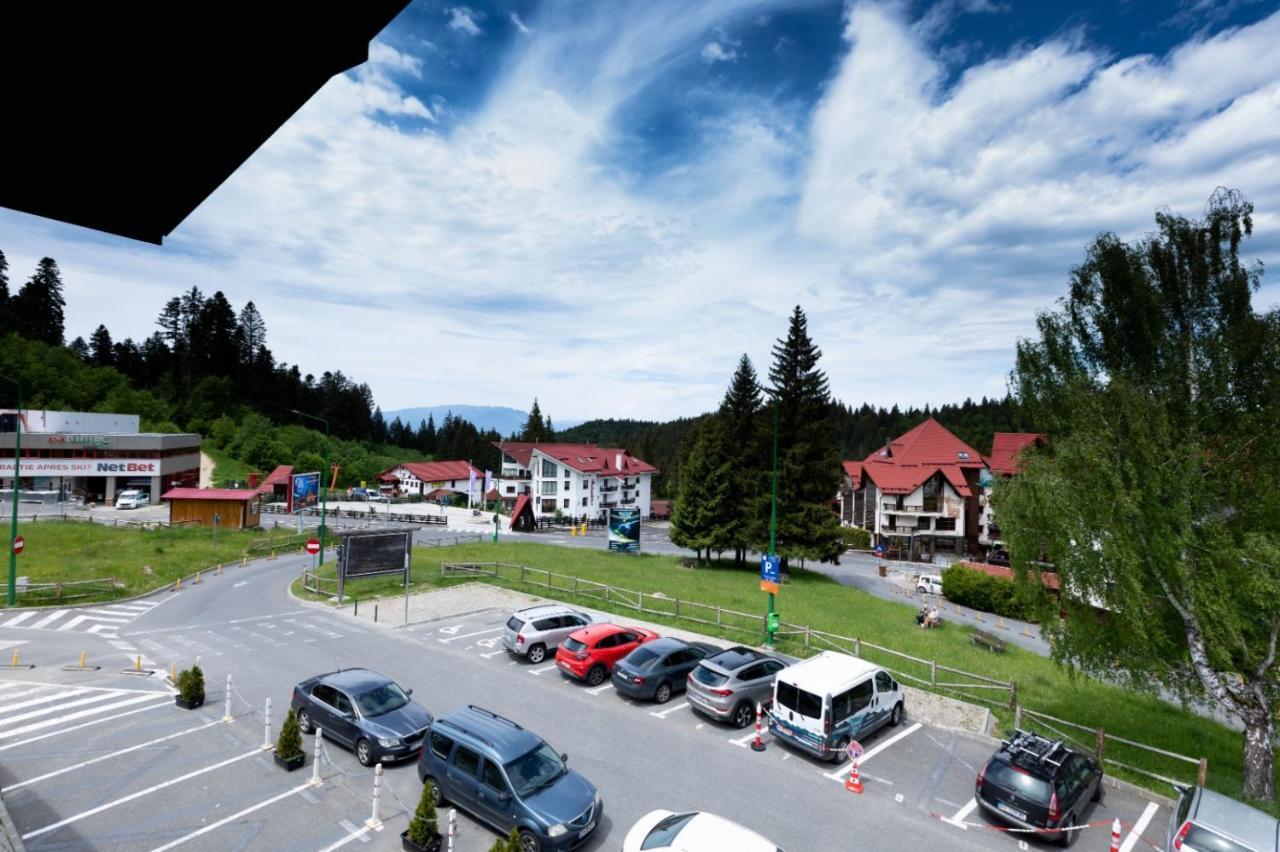 ホテル Club Rossignol ポイアナ・ブラショフ エクステリア 写真
