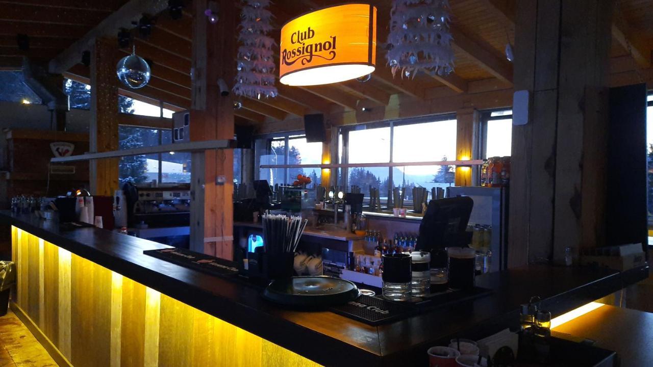 ホテル Club Rossignol ポイアナ・ブラショフ エクステリア 写真